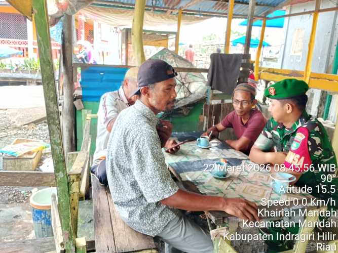 Babinsa Mandah Jaga Kedekatan Sosial Lewat Silaturahmi Lebaran
