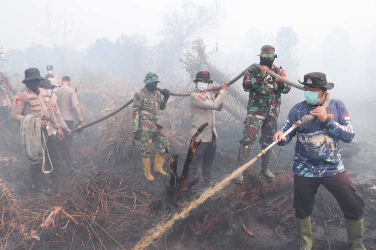 Hotspot Kampar Tinggal Dua Titik, 283 Personel Gabungan Intensifkan Pendinginan Karhutla