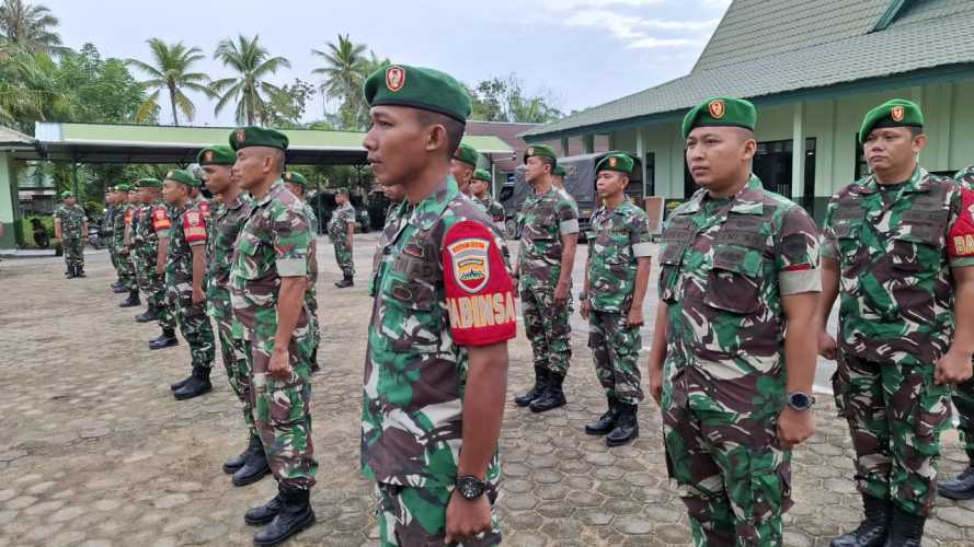 Tingkatkan kedisiplinan, Kopda Hendri Ikuti Apel Pagi Dalam Pengecekkan Personil