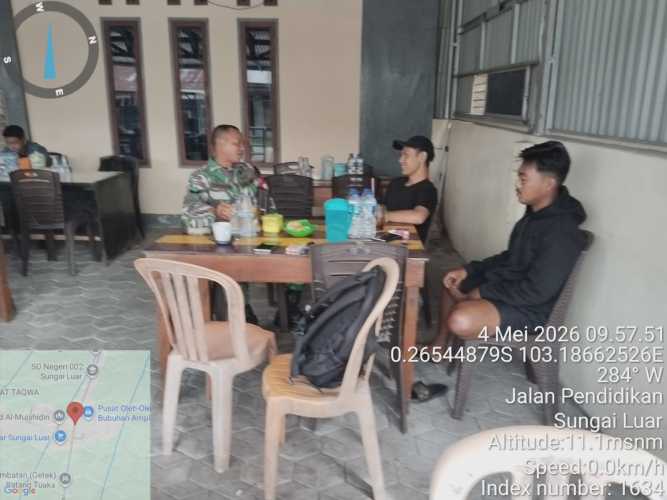 Babinsa Desa Sungai Luar Buka Ruang Diskusi Pengelolaan Sampah Terpadu demi Kelestarian Lingkungan
