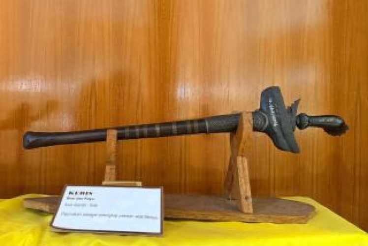 Menyusuri Kisah di Balik Artefak: Menguak Nilai Historis Koleksi Unggulan Museum Sang Nila Utama