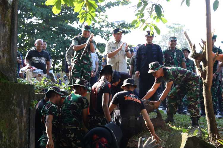 Kodam XIX Tuanku Tambusai Perkuat Semangat Gotong Royong Lewat Karya Bakti Massal di Pekanbaru