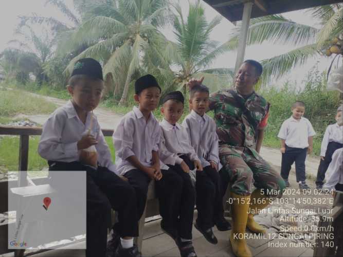 Babinsa Didik Siswa SD Nilai Kebangsaan