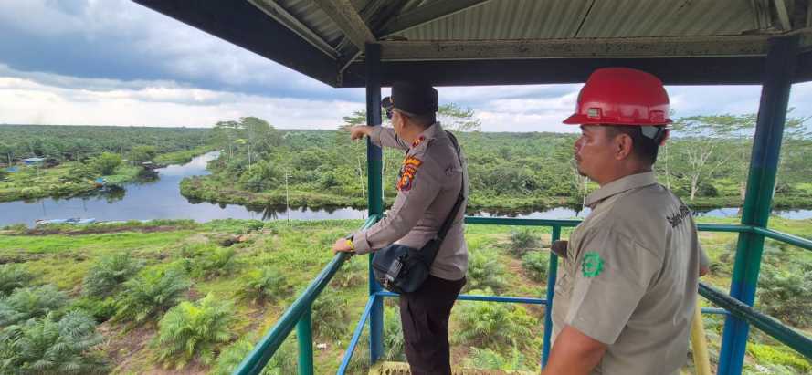 Kapolsek Pelangiran Tinjau Kesiapan Alat Pemadam Kebakaran PT. Guntung Idaman Nusa