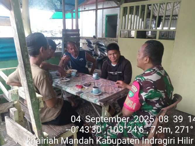 Babinsa Desa Bolak Perkuat Sinergi dengan Warga Melalui Komunikasi Sosial
