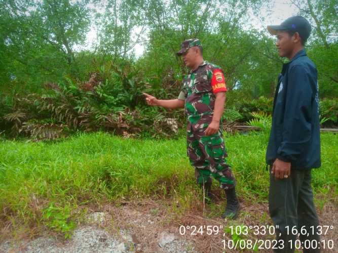 Babinsa Mendidik Warganya Agar Peduli Karhutlah