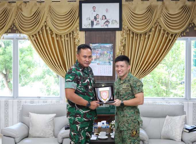Pangdam I/BB Terima Atase Darat Singapura