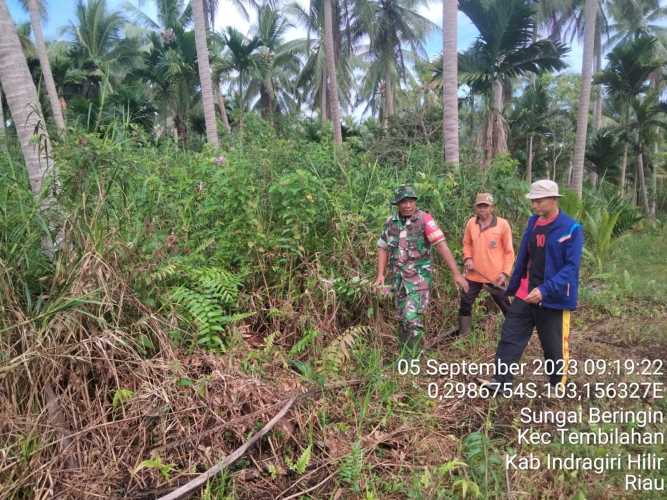 Sersan Satu Syafriadi Koto Bersama Warga Cegah karlahut Lewat Rutin Patroli