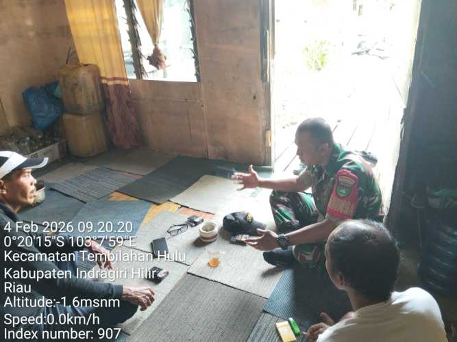 Babinsa Sebrang Tembilahan Ajak Warga Jaga Kesehatan Hadapi Musim Pancaroba