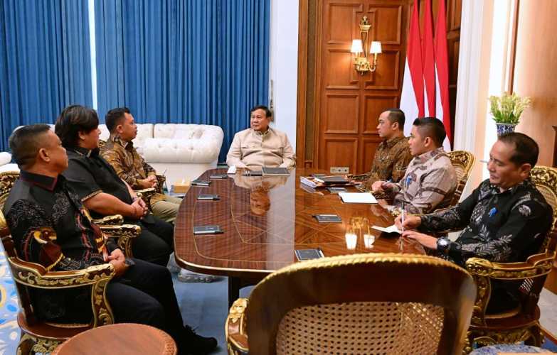 Presiden Prabowo Terima Panglima Jilah di Istana, Perkuat Penanganan Karhutla dan Peran Masyarakat Adat