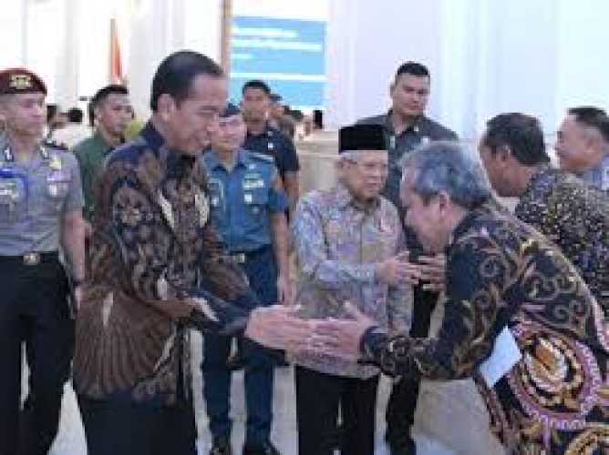 Jokowi: Birokrasi Itu Melayani Bukan Mempersulit