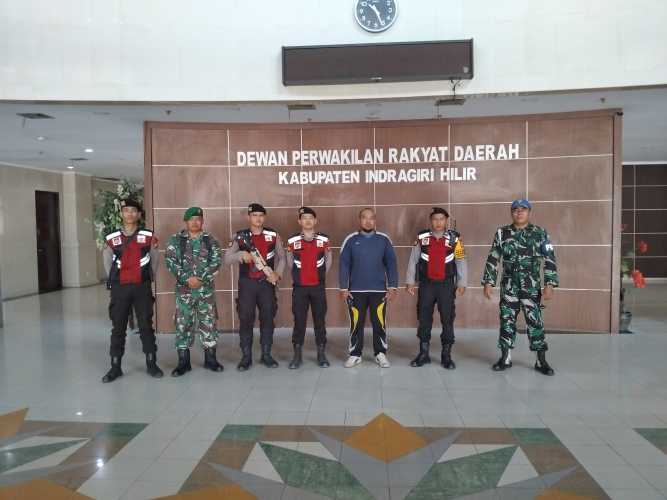 Antisipasi Gangguan Kamtibmas Jelang Pilkada 2024, Personel Kodim 0314/Inhil dan Polres Inhil Gencar Laksanakan Patroli