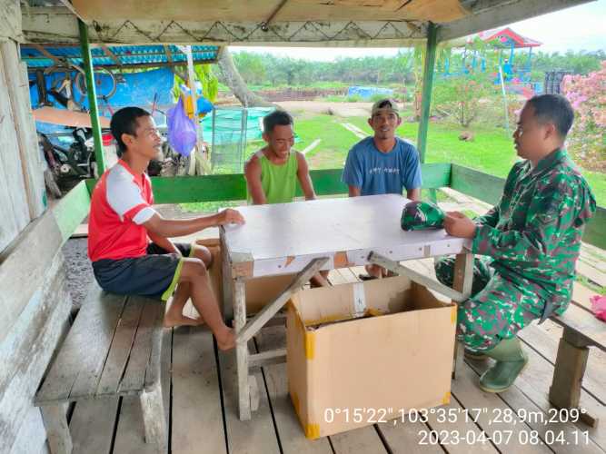 Meski Hari Libur, Babinsa Tetap Menjalankan Pembinaan Kepada Warga
