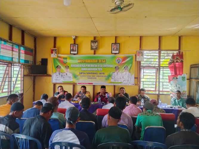 Babinsa Hadiri dan Dukung Penuh Musdes Rencana Kerja Pemerintah Desa Simpang Jaya 2026
