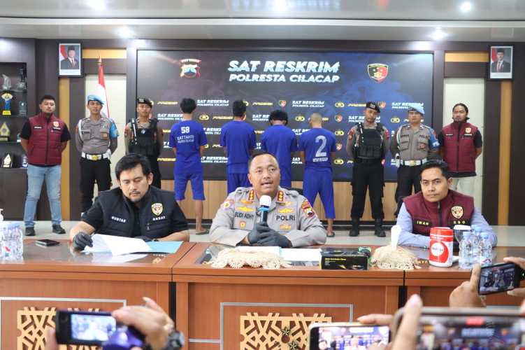 Polresta Cilacap Amankan 82 Pelaku Anarkis di Gedung DPRD Kabupaten Cilacap