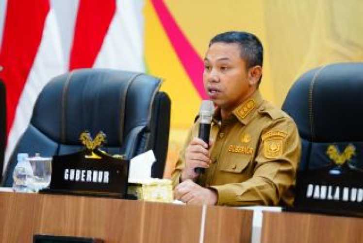 Gubernur Abdul Wahid, Tekankan Pentingnya Pendekatan Humanis Menghadapi Massa Aksi