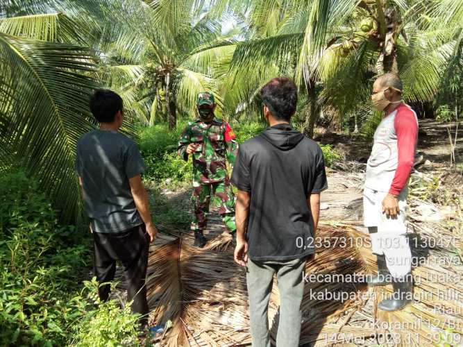 Babinsa Lakukan Penerangan Rutin Karhutlah