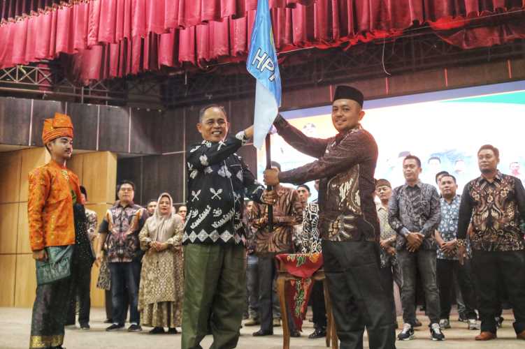 Bupati Inhil Lantik Pengurus HPPI 2025–2030, Dorong Solidaritas Pedagang Pasar