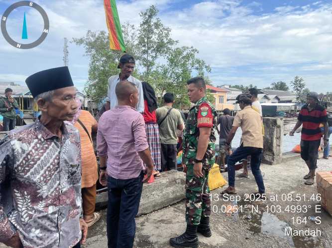 Kopda Hendri, Babinsa Desa Bente, Intensifkan Komsos dengan Warga, Fokus Pantau Mobilisasi di Pelabuhan Rakyat