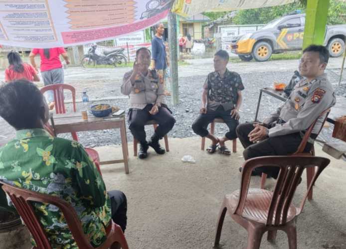 Kapolsek Kemuning Turun Langsung Lakukan Cooling System Ke Desa Lubuk Besar