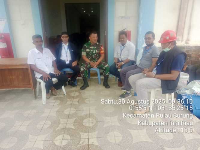 Babinsa Koramil 11/Pulau Burung Kodim 0314/Inhil Gelar Komsos dan Pembinaan Kamtibmas Terpadu di Desa Sungai Danai