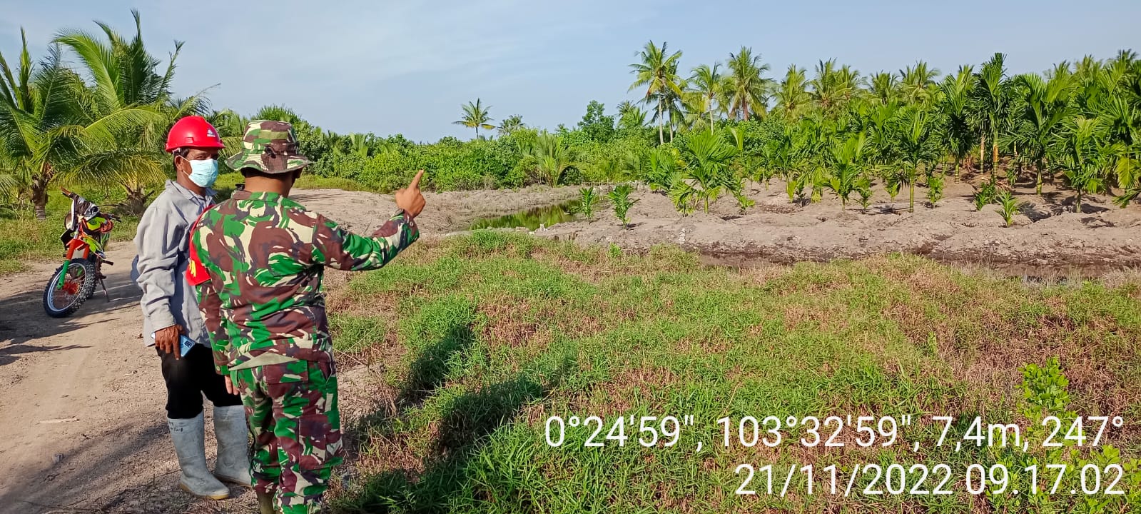 Babinsa Pulau Burung  Berikan Maklumat Untuk Tidak Membakar Lahan