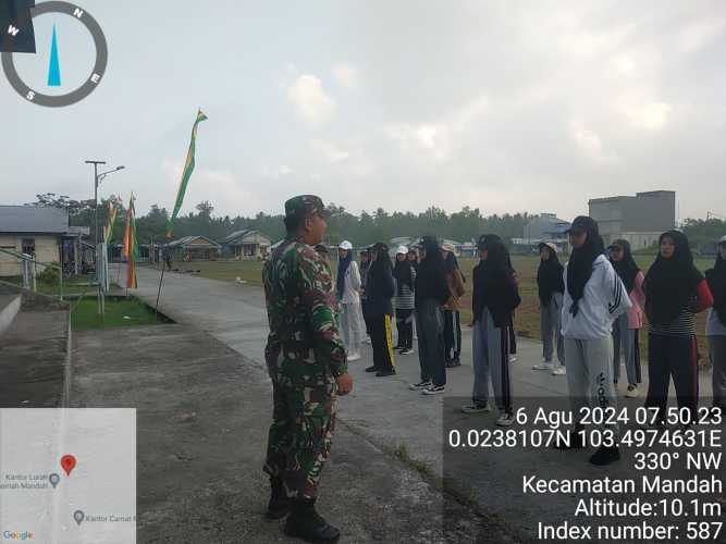 Babinsa Bolak Raya Siapkan Paskibra Kecamatan Jelang Upacara HUT RI Ke -79