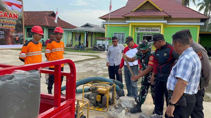 Babinsa Koramil Pulau Burung Ikuti Apel Kesiapan Karhutla untuk Antisipasi Kebakaran Hutan dan Lahan