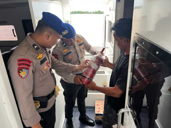Sat Polaitud Polres Inhil Melaksanakan  giat Waskat di Pelindo Tembilahan, Tekan Potensi Laka Laut