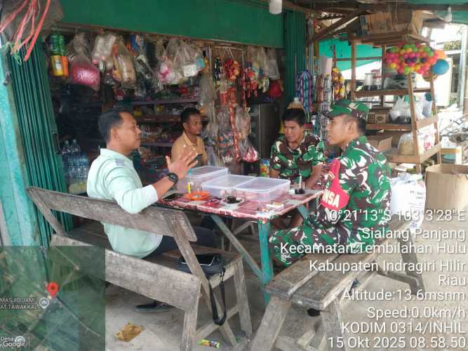 Babinsa Sialang Panjang Awasi Pelaksanaan Program Koperasi Merah Putih di Desa Binaan