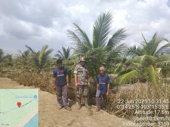 Babinsa Koramil 12/Batang Tuaka  Lakukan Patroli Cegah Karhutla di Batang Tuaka