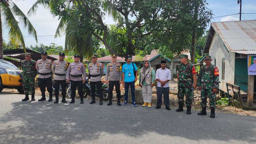 Personil Gabungan Kawal Ketat Kampanye Calon Bupati di Desa Sungai Gantang.