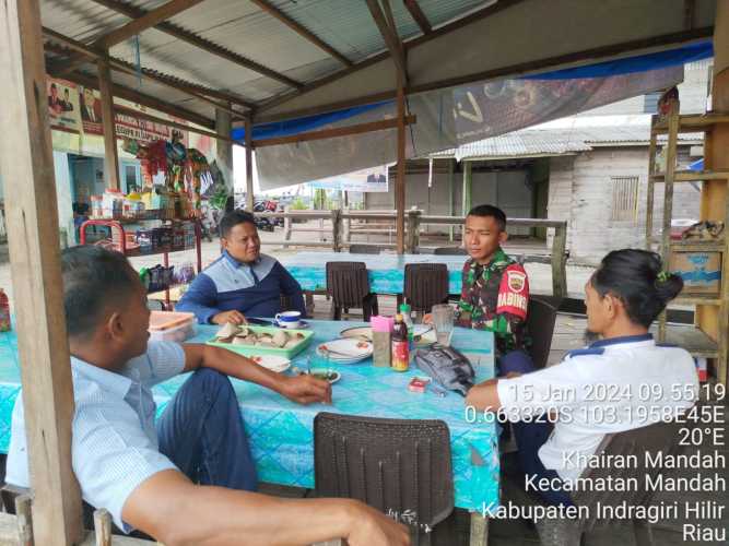 Babinsa Koramil 08/Mdh Lakukan Komsos, Perkuat Hubungan dengan Masyarakat