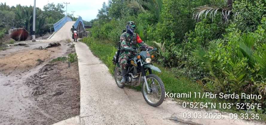 Awasi Karhutlah, Babinsa Patroli Bermotor