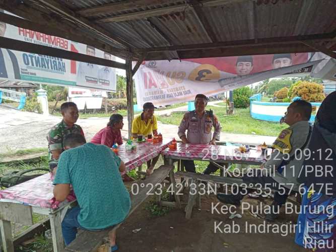 Babinsa Pulau Burung Melaksanakan Pengawasan SDM Bersama Anggota Polsek