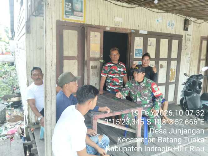 Babinsa Sungai Junjangan Menjaga Toleransi Selama Bulan Ramadhan