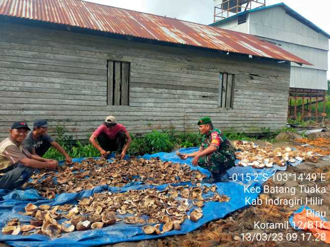 Babinsa Gunakan Sumberdaya Setempat