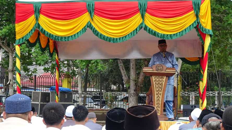 Geleri Sekda Inhil Mengahadiri Sholat Idul Fitri 1447 H di Lapangan Gajah Mada