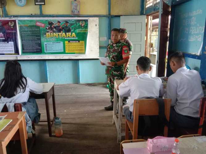 Jemput Mimpi Loreng Hijau: Serma Nuryadi Pandu Calon Prajurit Muda di SMAN 1 Tembilahan Hulu