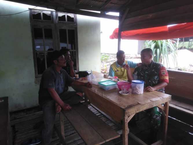 Pelda Darmansyah Menjaga Komunikasi dengan Warga Desa Pekankamis