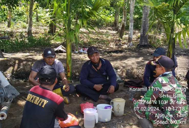 Sertu Ratno Beri Masukan Kepada Warga Dalam Menjaga Lingkungan Tempat Tinggal