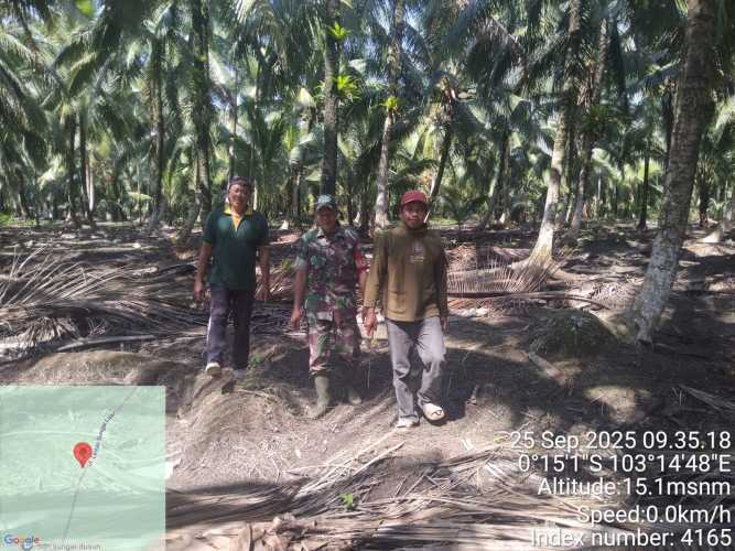 Babinsa Koramil 12/Batang Tuaka Gelar Patroli Tapal Batas, Antisipasi Sengketa Agraria