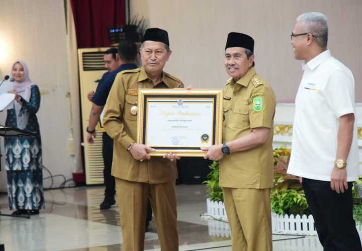 Pemda Inhil Raih 2 Piagam Penghargaan dari Kanwil DJPb Provinsi Riau.