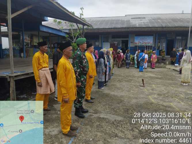 Semangat Sumpah Pemuda, Babinsa Batang Tuaka Ajak Pelajar SMP N 001 Sungai Piring Jadi Generasi Tangguh
