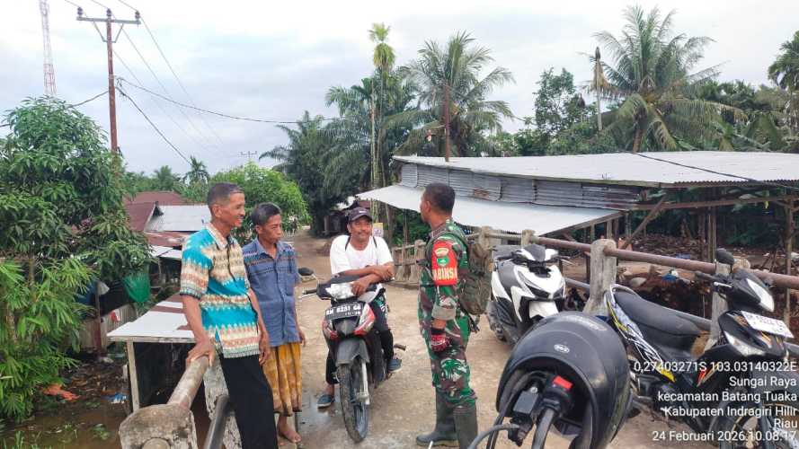 Babinsa Sungai Raya Jaga Keberkahan Bulan Ramadhan