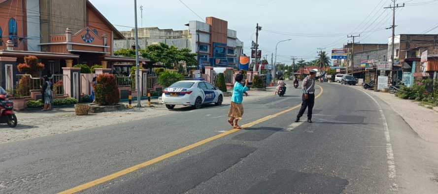 Personil Sat Lantas Polres Batu Bara Laksanakan Patroli dan Pengamanan di Gereja