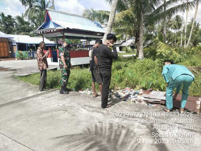 Babinsa Lakukan Pemberdayaan di Kampung Pancasila