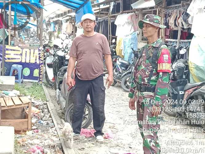 Babinsa Kelurahan Tembilahan Hulu   Gelar Komsos dengan Pak RT