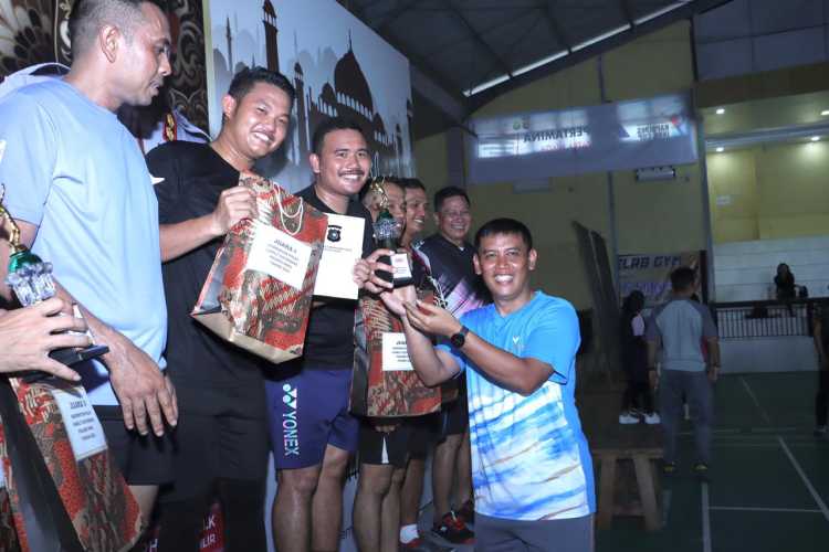 Sambut Ramadhan 1444 H, Polres Inhil Gelar Olahraga Badminton