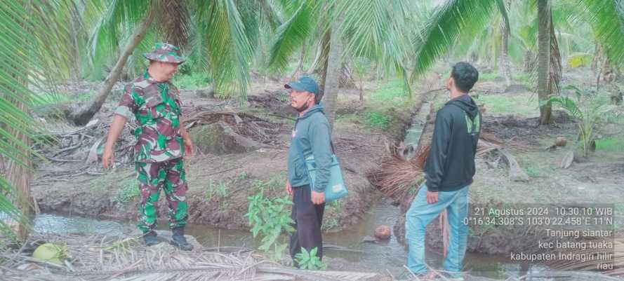 Serda Sukiran Menjaga Lahan dari Karhutlah dengan Patroli Rutin